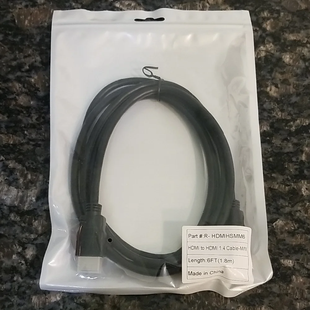 Apple USB-C Digital AV Multiport Adapter (+ HDMI cable)
